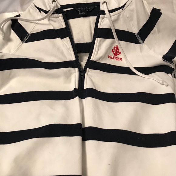 Tommy Hilfiger Sweaters - Hoodie wore once short sleeves